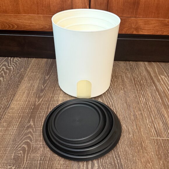Tupperware One Touch Reminder Canisters – Set of 4 - Picture 6 of 16